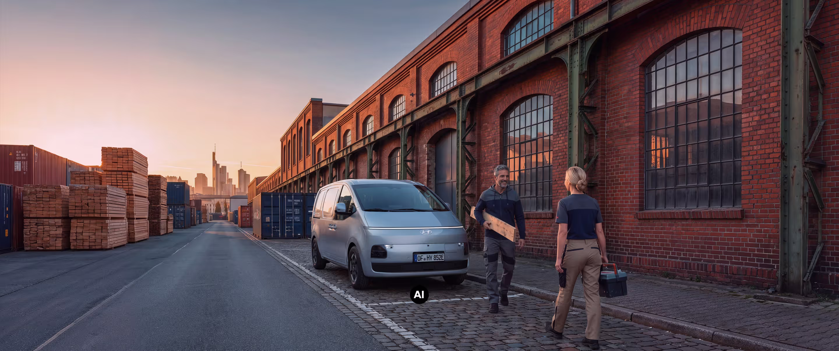 Hyundai STARIA Cargo transportbil hos Karmauto